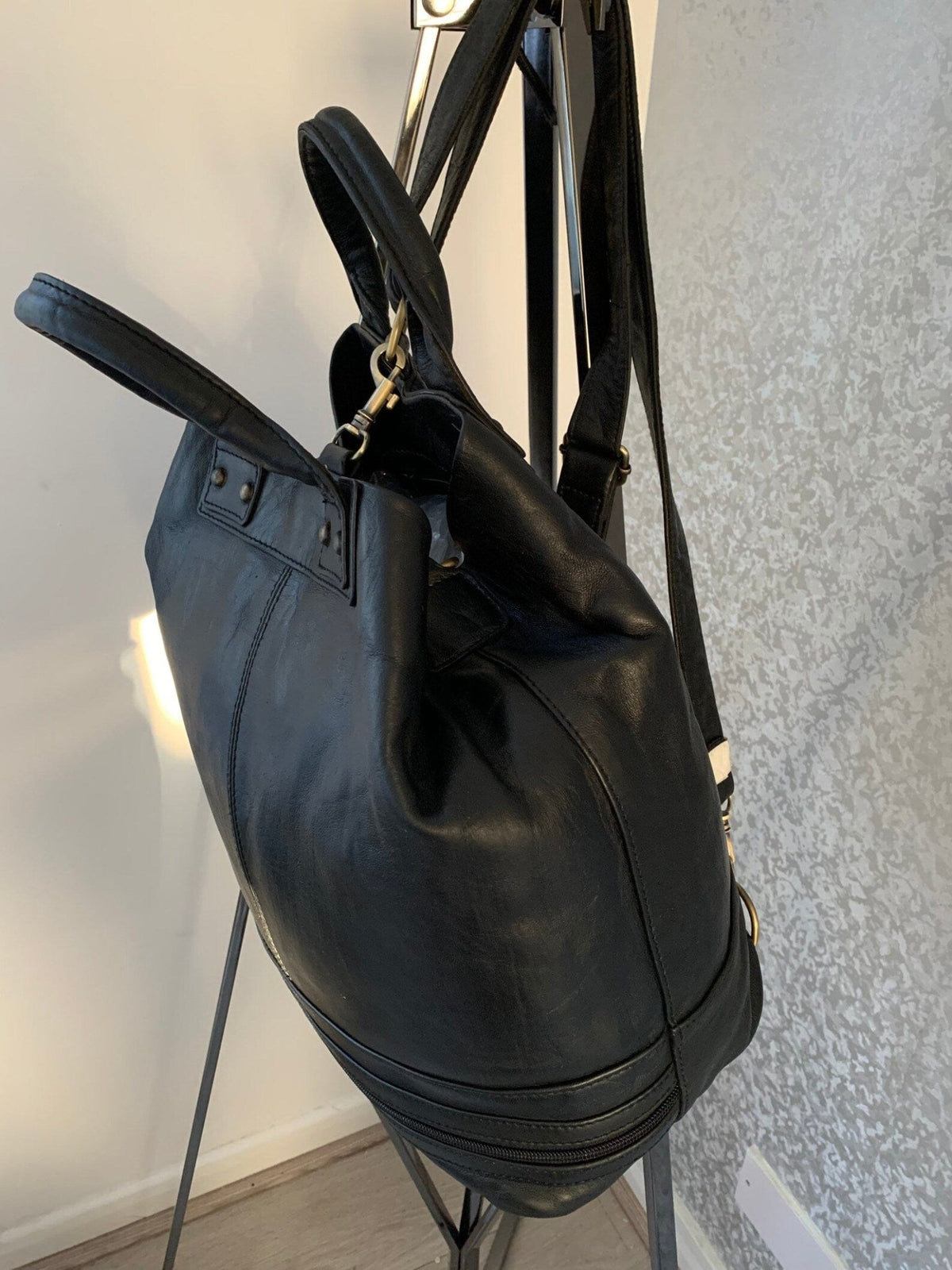 Handmade Leather Bucket Bag-Safari collection - Brooklyn Leather goods