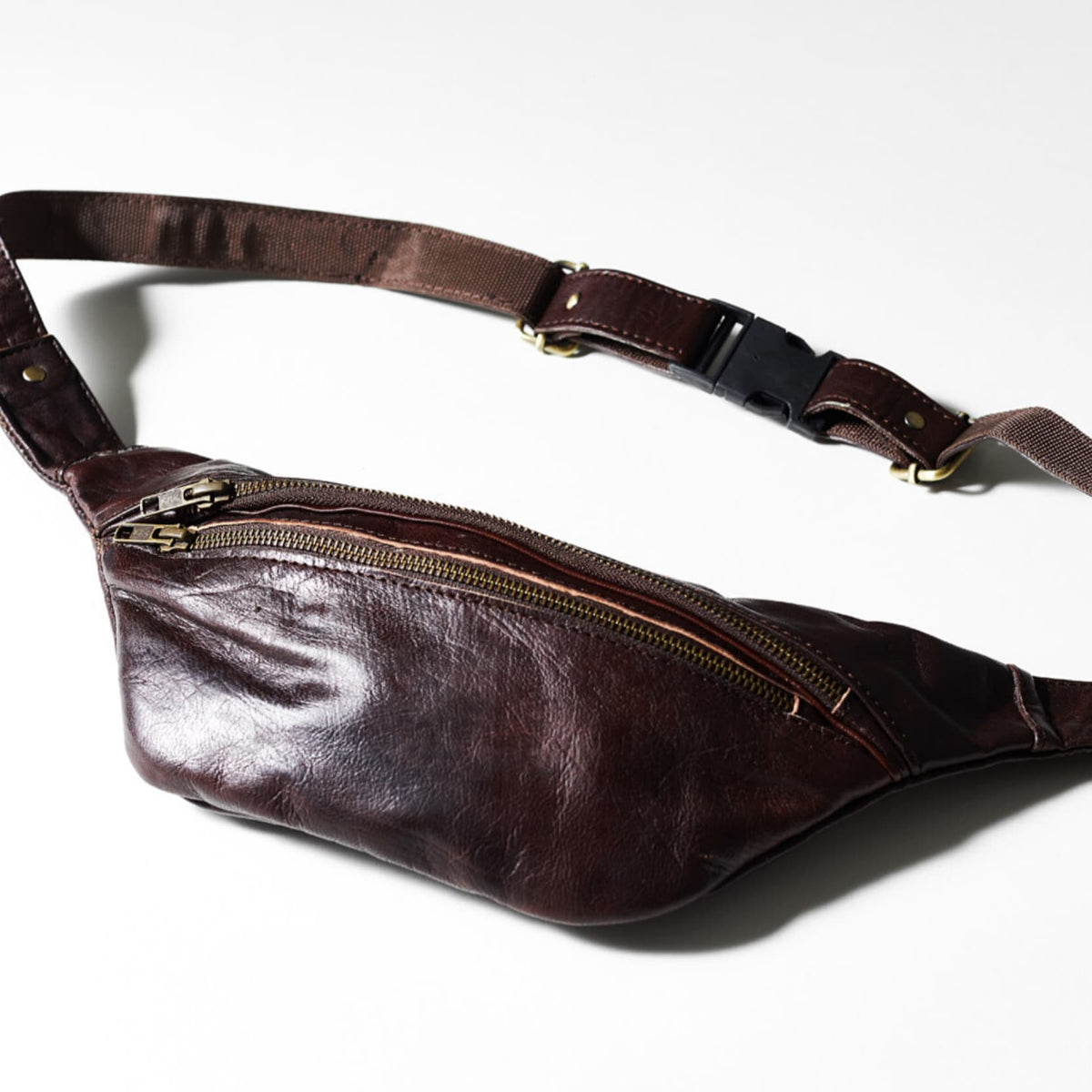 Safi Beach Slim Crossbody Bag Soft Leather Unisex Travel Sling