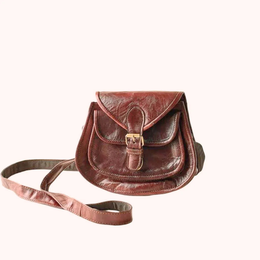 Lucy Leather Sling Bag – Handmade 90s-Inspired Everyday Crossbody Tote