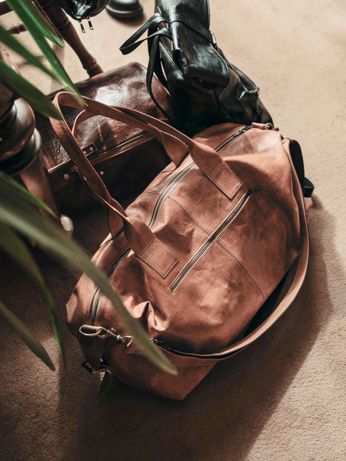 Nomad Voyager Leather Weekender Bag – Handmade Large Leather Duffle