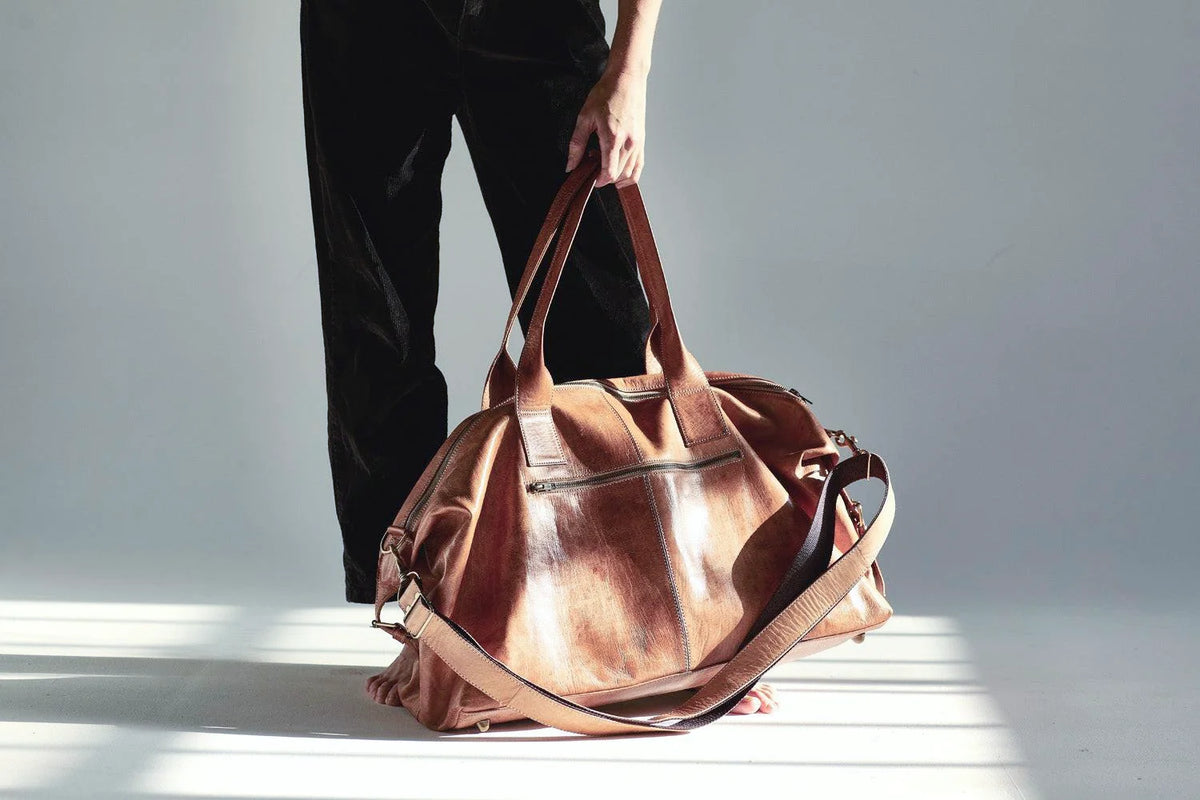 Nomad Voyager Leather Weekender Bag – Handmade Large Leather Duffle