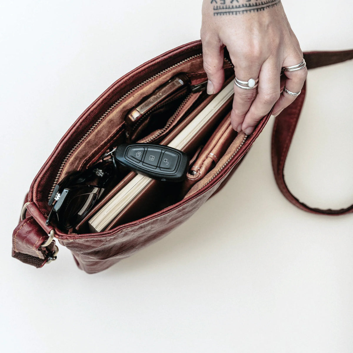 Nomadic Leather Crossbody Shoulder Bag for Women – Handmade Vegetable-Tanned Leathe